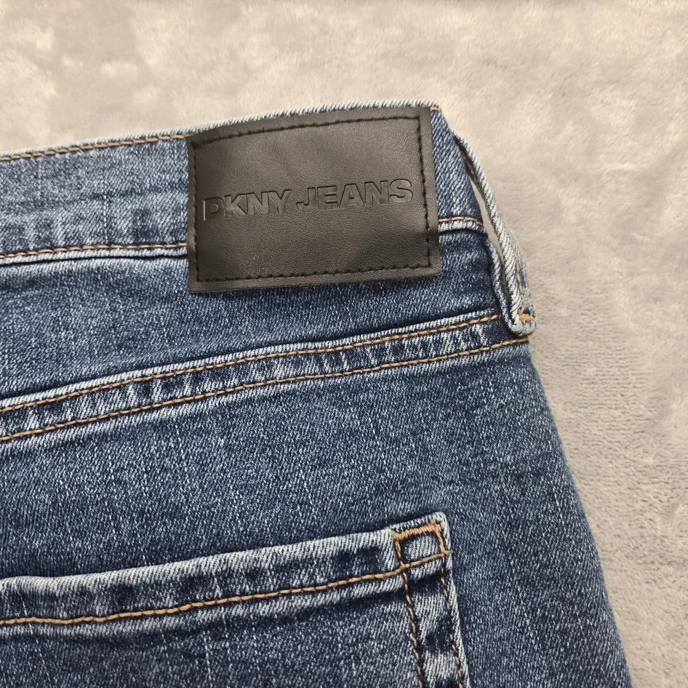 DKNY Jeans Womens Size 30 Blue Flare Leg Denim Pants Medium Wash High‎ Rise